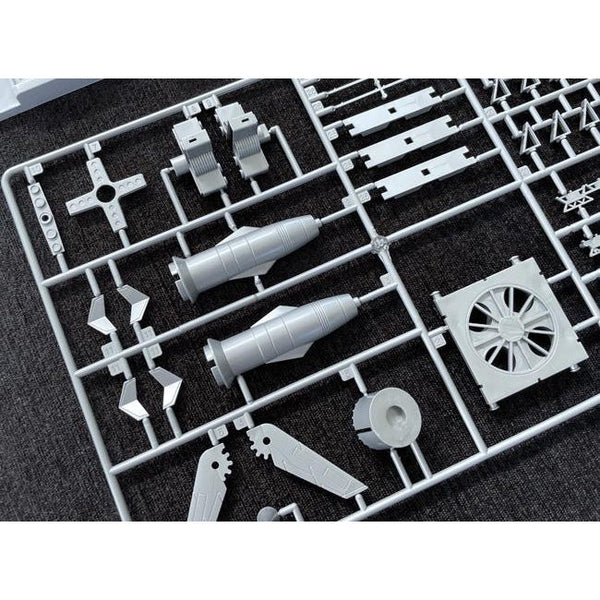 Aoshima 1/350 Thunderbird No.1. & Launch Bay sample runner 1