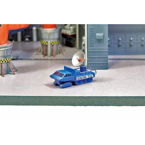 Aoshima 1/350 Thunderbird 3 and Launch Base radio wave transmitter vehicle close up