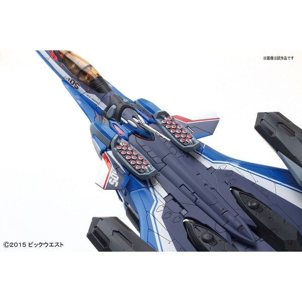 Bandai 1/72 VF-31J Super Siegfried (Hayate Immelman) fighter mode weapons cose up