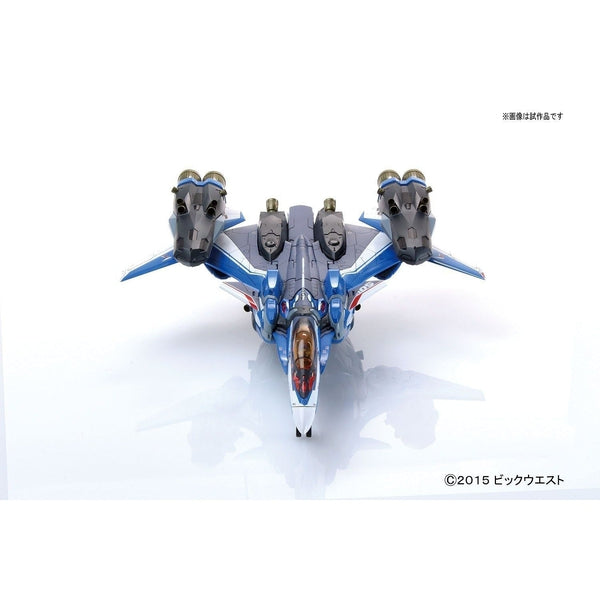 Bandai 1/72 VF-31J Super Siegfried (Hayate Immelman) front on view in fighter mode