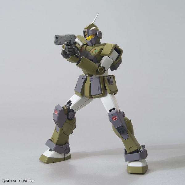 Bandai 1/100 MG RGM-79SC GM Sniper Custom action pose with pistol