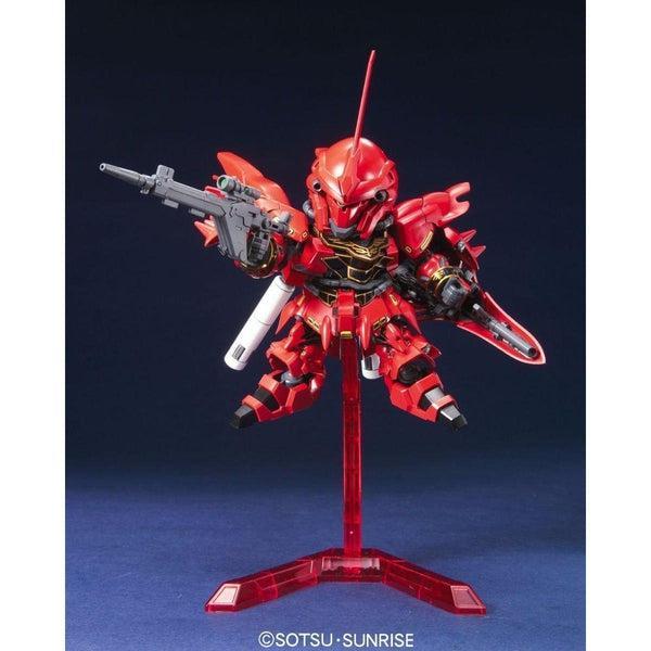 Bandai 1/144 BB365 Sinanju action pose