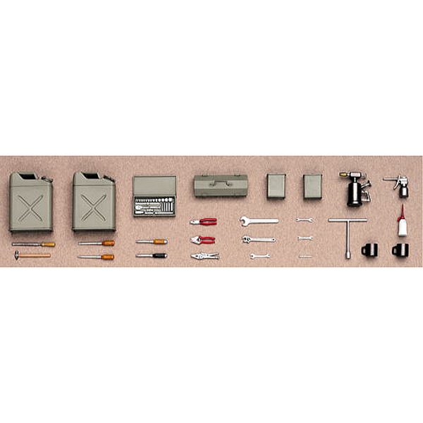 Hasegawa 1/20 Ma.k Figure Set A included tools