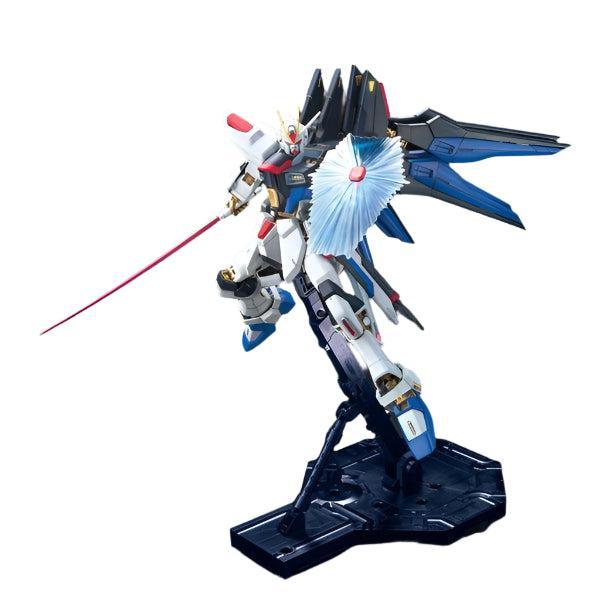Bandai 1/100 MG Strike Freedom Full Burst Mode action pose with shield
