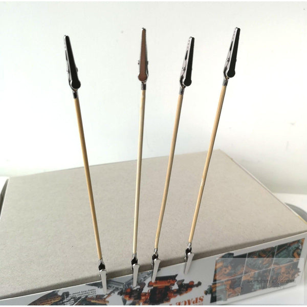 Manwah Both End Painting Clips 35mm Wooden  24 pce in use