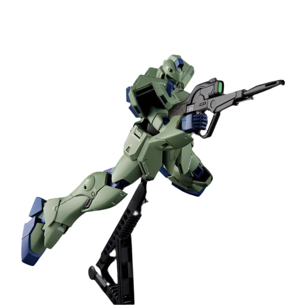 Bandai 1/100 RE Gun-EZ action pose 2